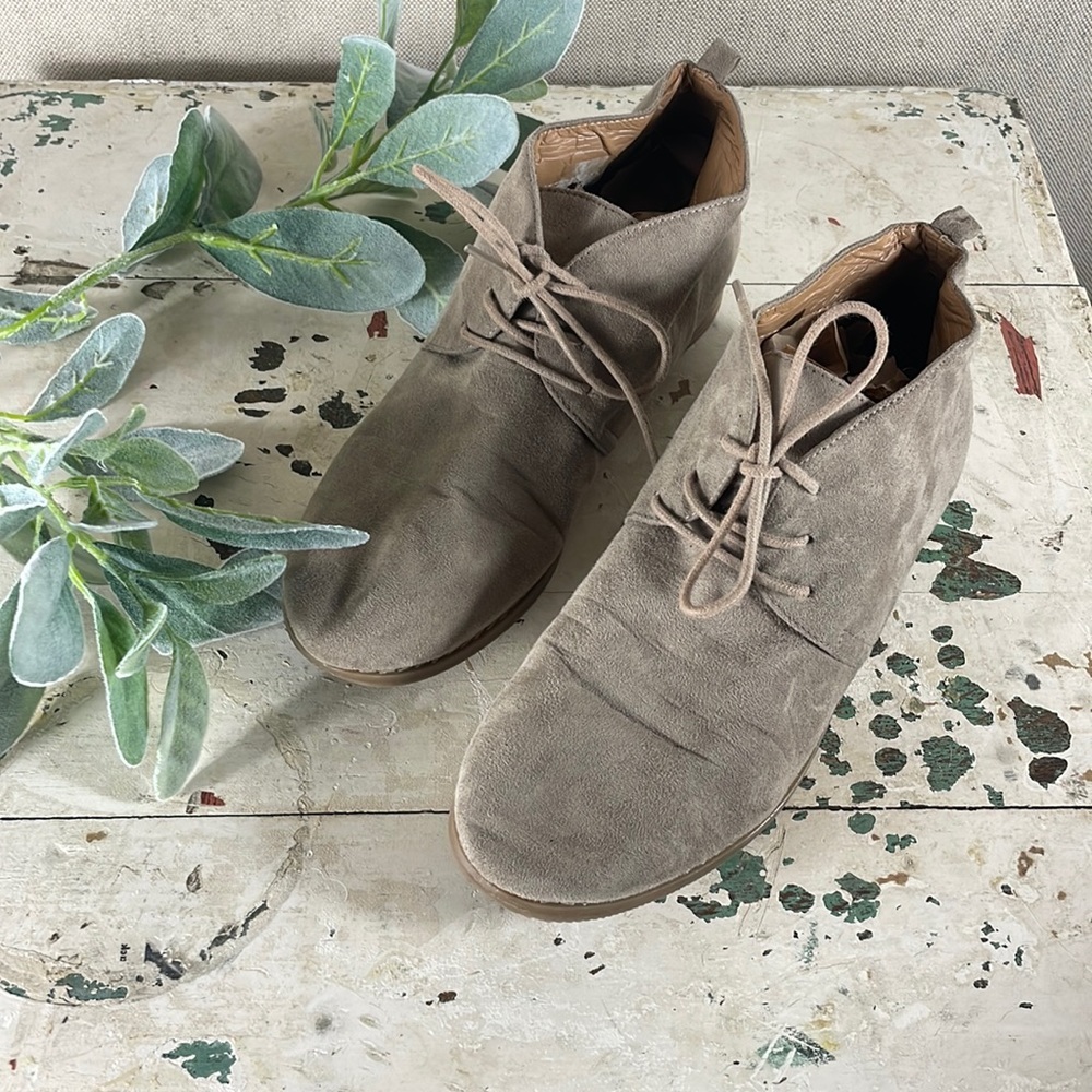 Franco Sarto > Tan Suede Lace Up Booties 6.5 - Picture 1 of 8